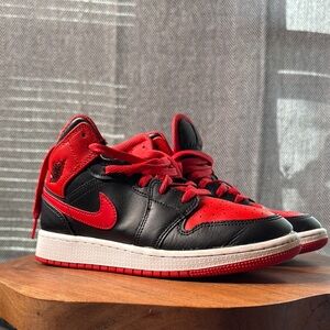 Nike Kids Black and Red Sneakers